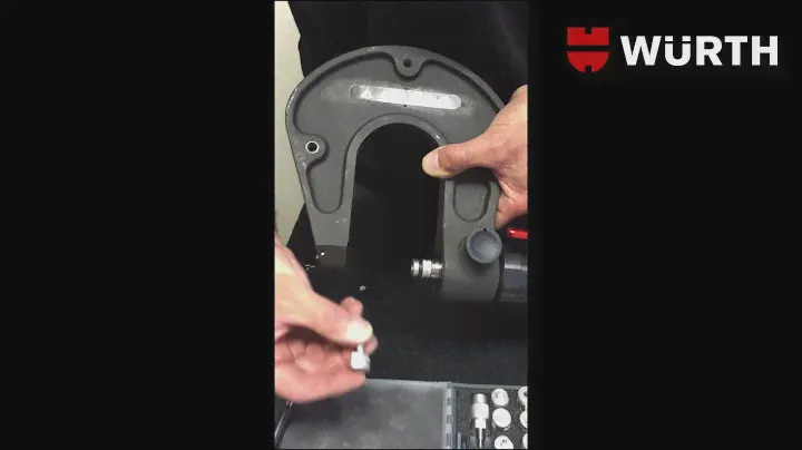 5  Installing Rivet Dies to Tool